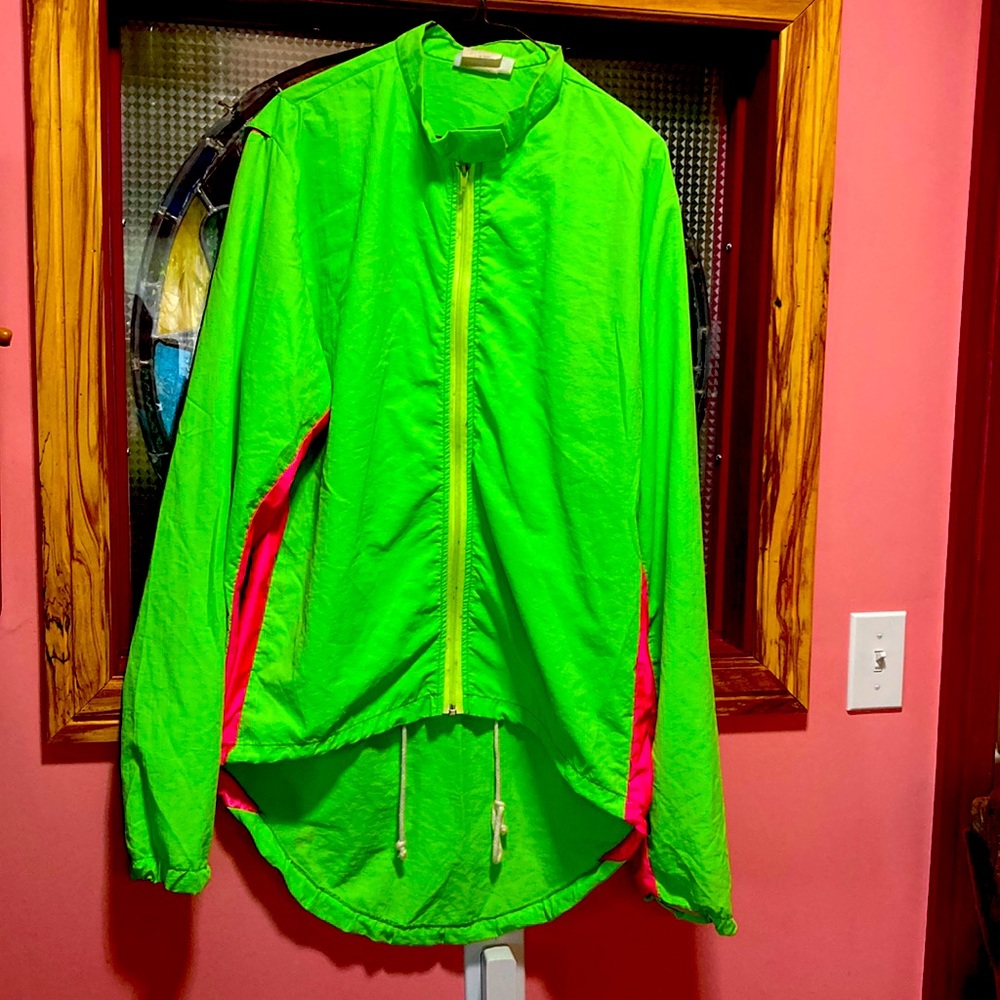Cadence Cycling Windbreaker Sz L 100% Nylon  with trim of 80/20 Nylon/Spandex